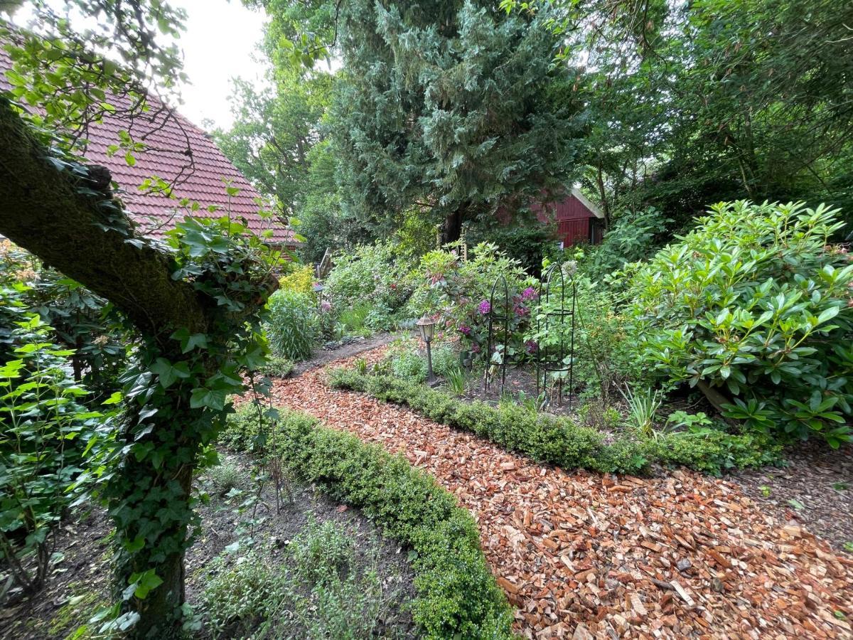 Ferienwohnung Gulfhaus, Mit Sauna Und Grossem Garten Apen Exterior foto