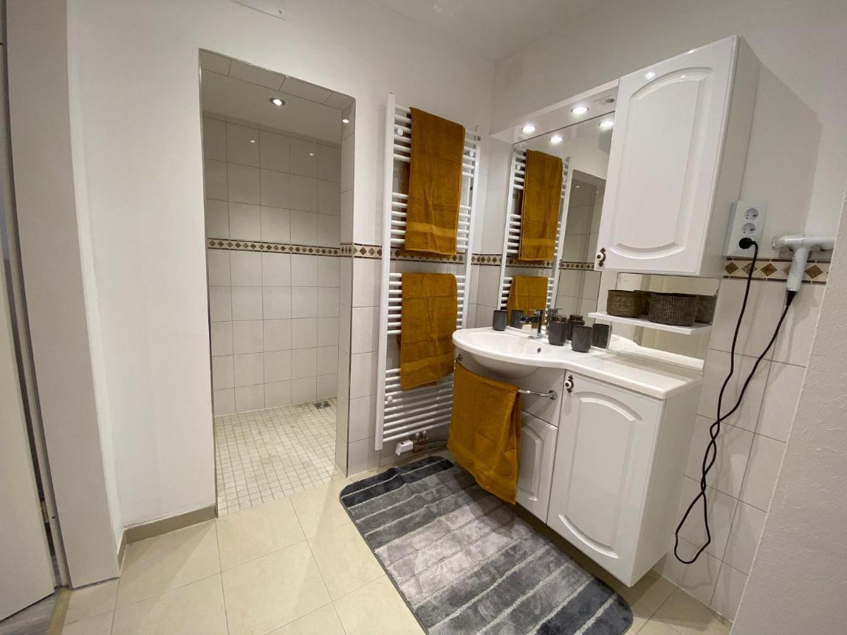 Ferienwohnung Gulfhaus, Mit Sauna Und Grossem Garten Apen Exterior foto