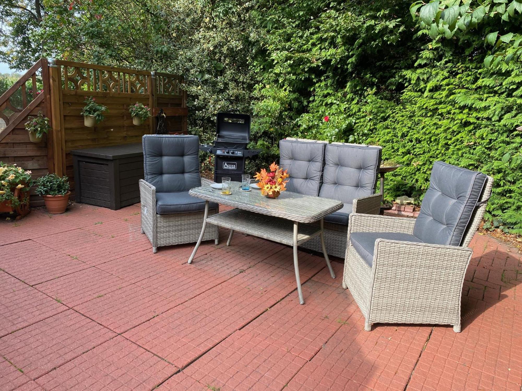 Ferienwohnung Gulfhaus, Mit Sauna Und Grossem Garten Apen Exterior foto